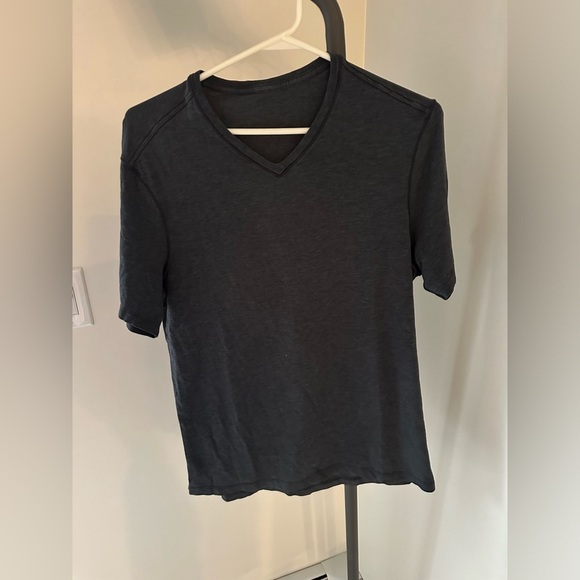 Lululemon dark grey/ black Short Sleeve T-Shirt - Picture 1 of 6